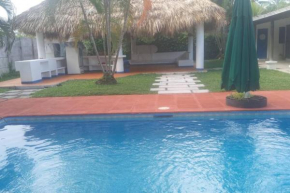 Hermosa casa con piscina y rancho en el puerto